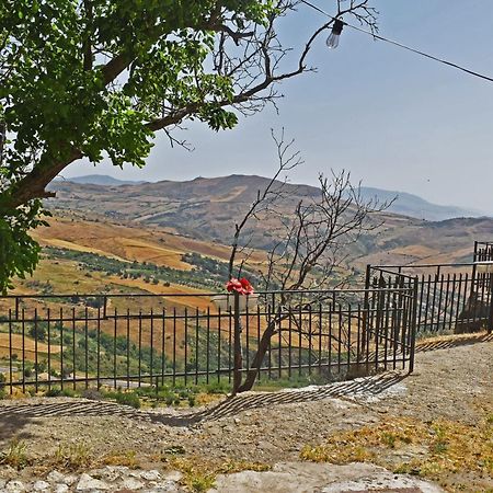 Casa Vacanze La Dimora Di Santa Barbara Petralia Soprana Esterno foto