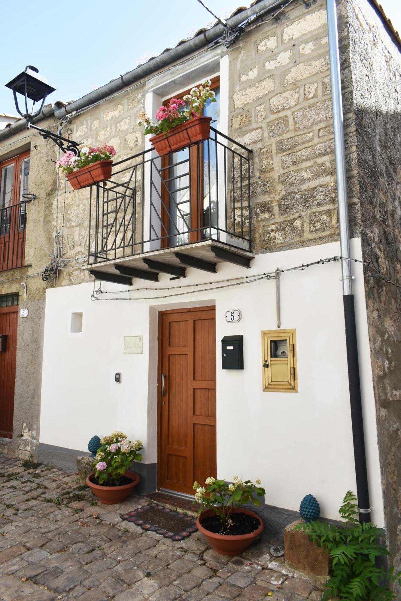 Casa Vacanze La Dimora Di Santa Barbara Petralia Soprana Esterno foto